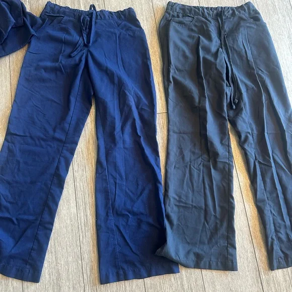 Navy and Gray Scrub Set - Picture 4 of 4